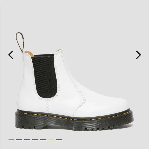 Doc Marten Chelsea boot in white - Picture 4 of 4